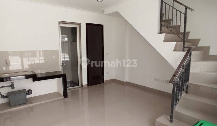 Disewakan Rumah Pik 2 4,5x10 3Lantai Unfurnished 2