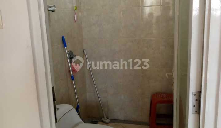 Rumah Bagus 4 Lantai Semi Furnished di Kemayoran Jakpus 2