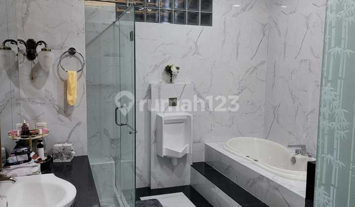 jual rumah bagus 3lantai di kelapa gading 2