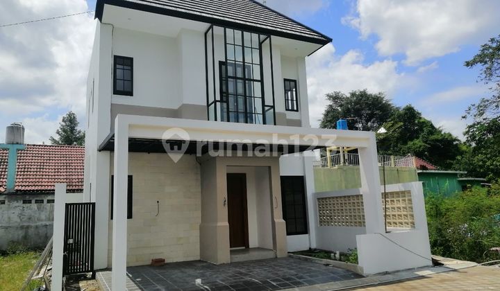 Modern 2-Story House Grand Str Palagan Jogja, Sleman Yogyakarta