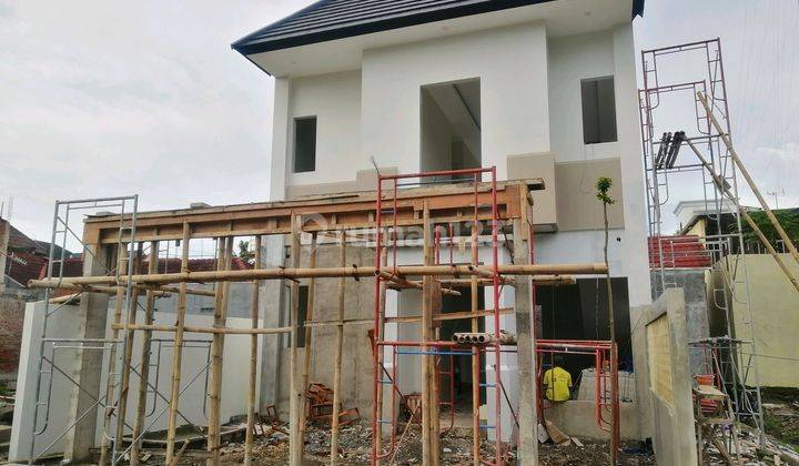 Rumah Perumahan Modern 2 Lt. Dekat Jalan Kaliurang Sleman Yogyaka 2