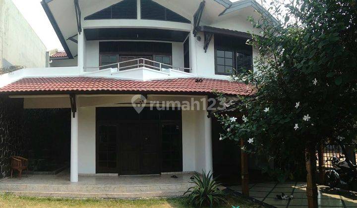 Rumah 2 Lantai Model jepang Jl. Kebayoran Lama 1