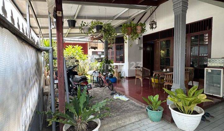 Rumah Unfurnished Bagus 200 Meter SHM di Kebayoran Lama 1