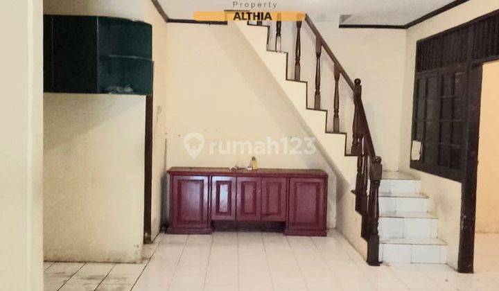 Rumah lokasi strategis di boulevard graha raya bintaro 2