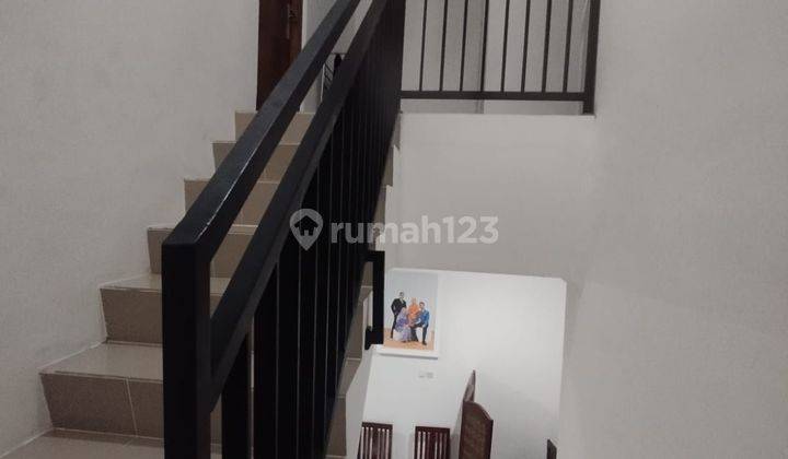 Rumah 2 Lantai Shm ,dekat Area Perkantoran Tb Simatupang 2