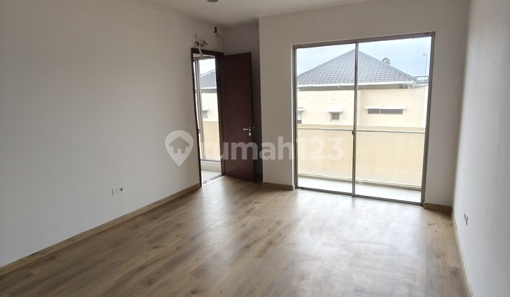 Disewakan Rumah Town House Golf Island Pantai Indah Kapuk Jakarta Utara