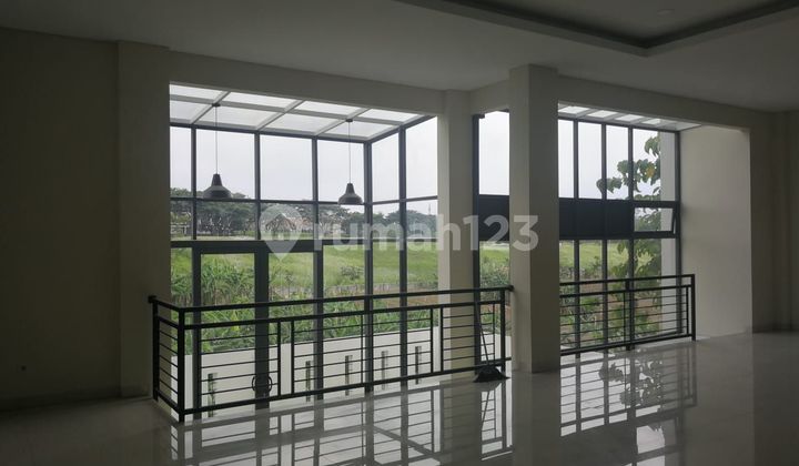 Dijual Rumah Baru 3 lantai di Kota Baru Parahyangan 2