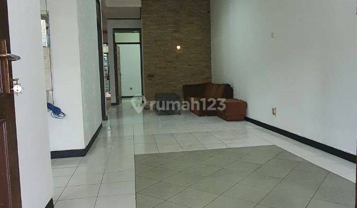 Jual rumah siap huni strategis 2 lantai , komplek di Komplek istana kawaluyaan Bandung 2