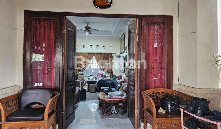 Rumah 3br Renon Tukad Badung Halaman Luas 2