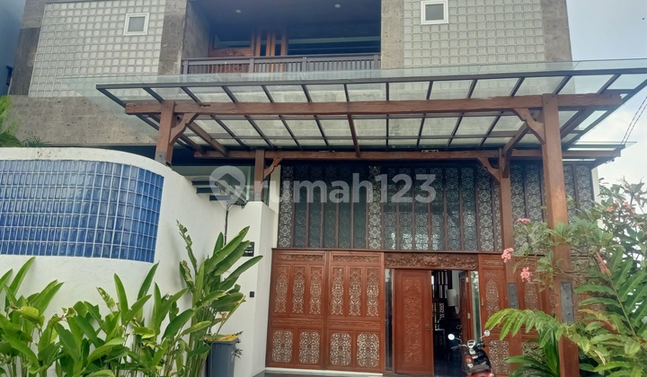 Villa Mewah 4 Br Dekat Pantai Tanah Lot Tabanan 