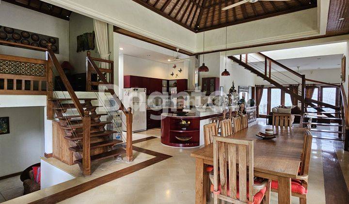 VILLA BESAR 5 BR +2 LUAS 12 ARE TIBUBENENG CANGGU 2