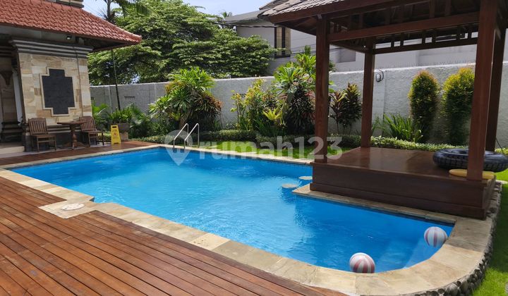 Villa 5 +1 Kamar Tidur Fullfurnished Di Padonan Dekat Canggu