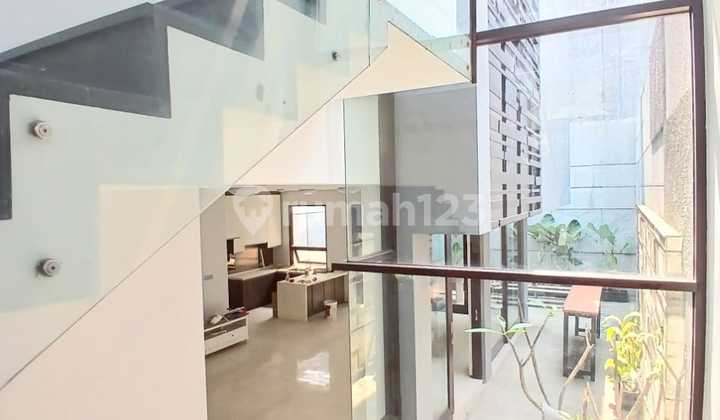 For Rent: Nice and Lush Office Shop in Marga Guna, Radio Dalam, South Jakarta