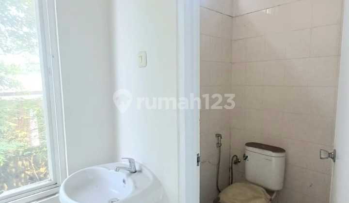 For Rent: Emerald Avenue Sector 9 Shop House 2