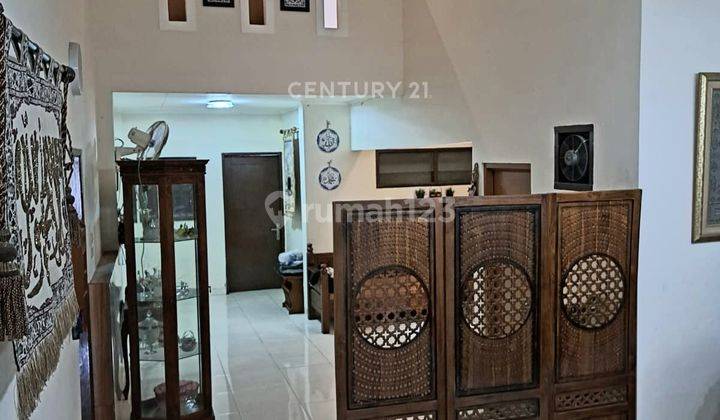 Dijual Rumah Cantik 2 Lantai Siap Huni Di Ciledug RA15444 2