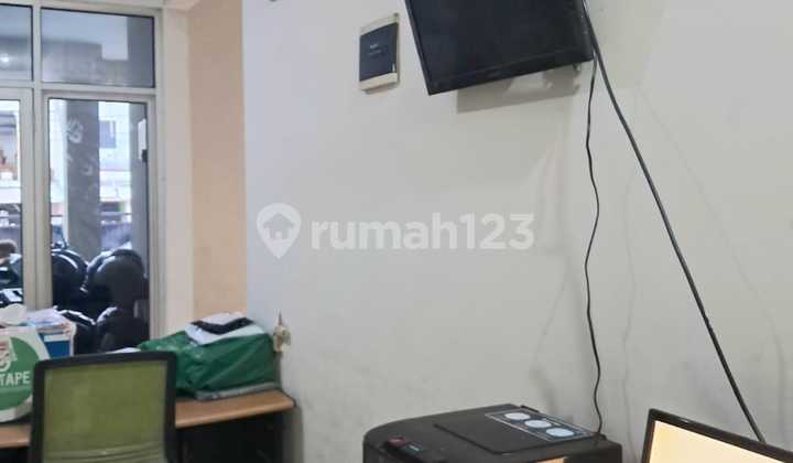 Dijual Cepat Kost, di Matraman Jakarta Timur 2