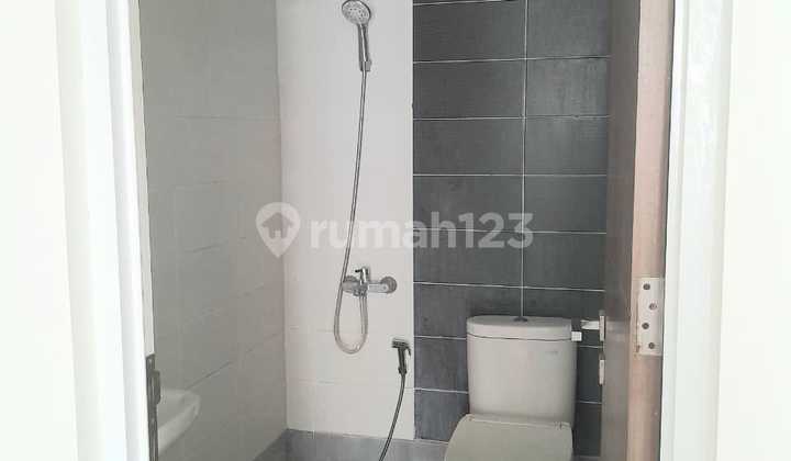 Rumah Bagus Semi Furnished SHM Pondok Aren, Tangerang Selatan 2