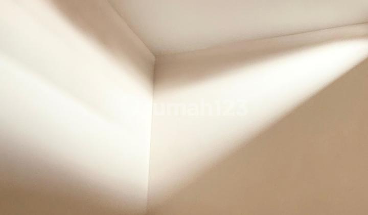 Rumah Bagus Semi Furnished Pondok Ranji, Tangerang Selatan 2