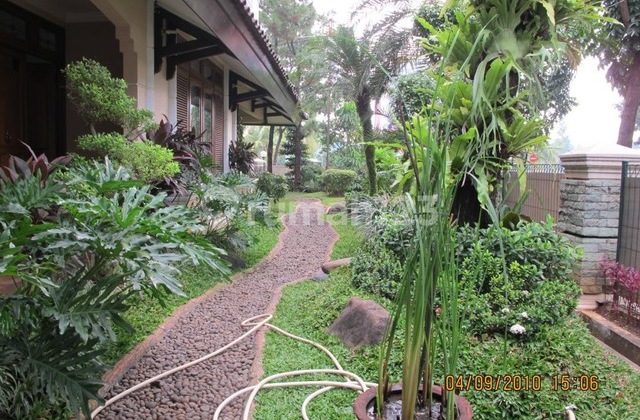 Quick Sale: Business-Suitable House/Shophouse in Sector 7 Bintaro, South Tangerang. 2