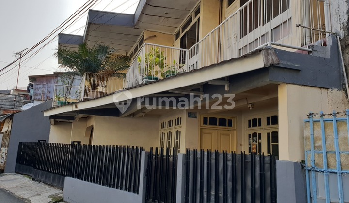 Rumah Kost Cikini Jakarta Pusat 14 Kamar Tidur 