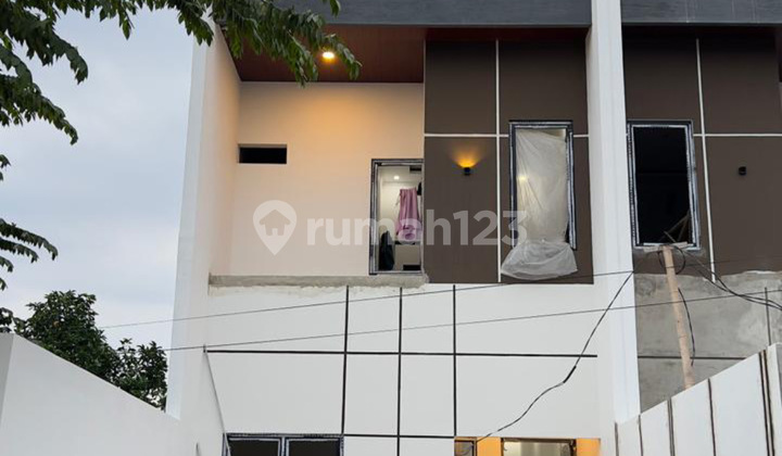 Rumah Baru 3 Lantai Minimalis Meruya Selatan Dekat Puri Indah 2