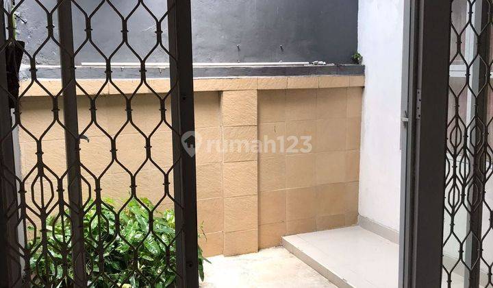 Dijual Cepat Rumah Tomang Lebar 20 Meter Murah  2