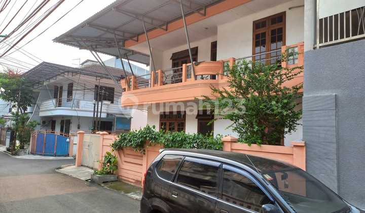 Jarang Ada Rumah Hoek Strategis Tanjung Duren Dekat Mall Kampus 2