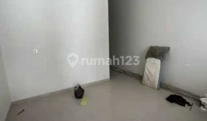 New Ready-to-Occupy House in Tanjung Duren, West Jakarta with Freehold Title New Ready-to-Occupy House in Tanjung Duren, West Jakarta with Freehold Title