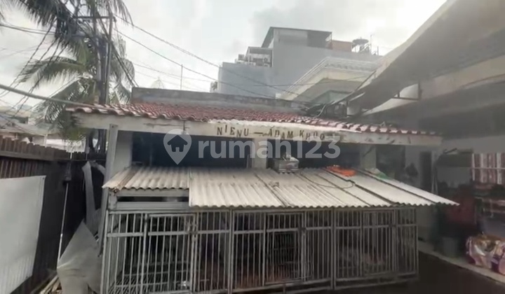  Dijual Rumah Tua Langka di Kebon Kacang Tanah Abang Lokasi Bagus 2
