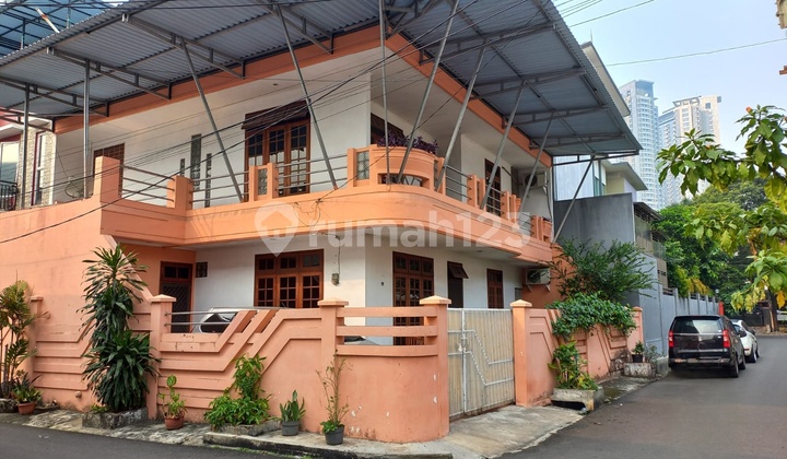 Jarang Ada Rumah Hoek Strategis Tanjung Duren Dekat Mall Kampus