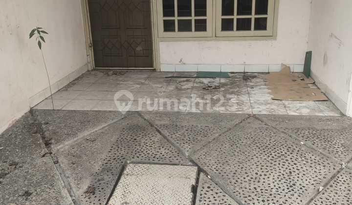 Rumah Tua Tanjung Duren Strategis Dekat Kampus Harus Renov