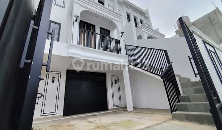 Dijual Cepat Rumah American Classic Dekat Kampus Binus 3 Lantai 2