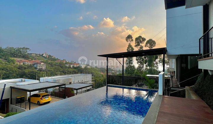 Dijual Luxury Home Sangat Bagus Lokasi Dago Village 1