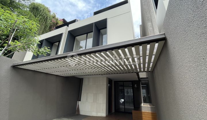 New 3-Story House in Kemang Ready to Move In with Rooftop