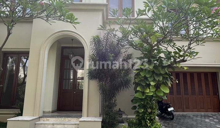 Rumah 2 Lantai Bagus Unfurnished HS di Kemang, Jakarta Selatan 2