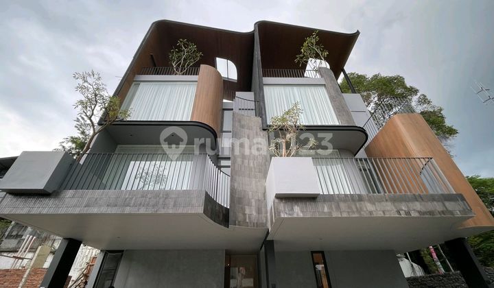 Rumah Baru Bagus 3 Lantai Mewah Di Kemang Utara, Lokasi Strategis