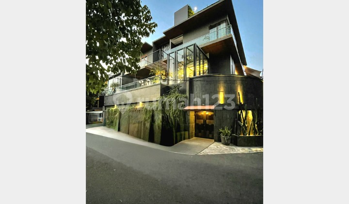 Rumah Mewah Bagus Furnished SHM Kebayoran Baru, Jakarta Selatan Rumah Mewah Bagus Furnished SHM Kebayoran Baru, Jakarta Selatan