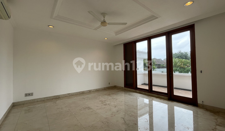 Rumah Bagus Semi Furnished SHM Pejaten, Jakarta Selatan 2