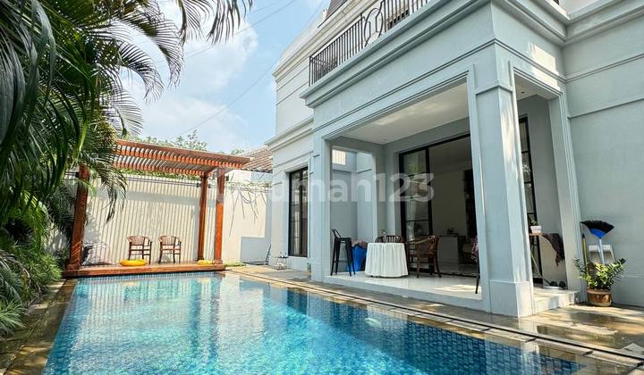 Rumah Mewah Dalam Cluster Kemang Jaksel SHM Kolam Renang 279M².