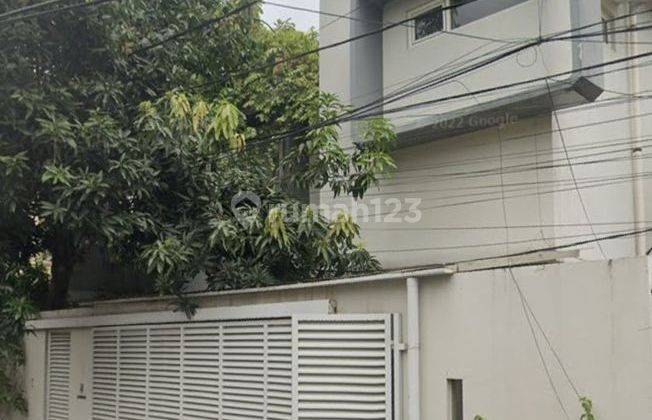 Sewa Rumah Mewah Kolam Renang Area Senopati Kebayoran Baru 1