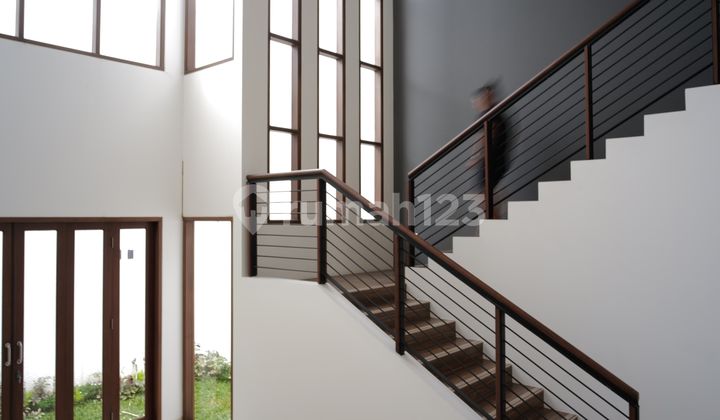 Dijual Rumah Mewah 2 Lantai Di Cibubur Dekat Tol & Lrt Siap Huni. 2