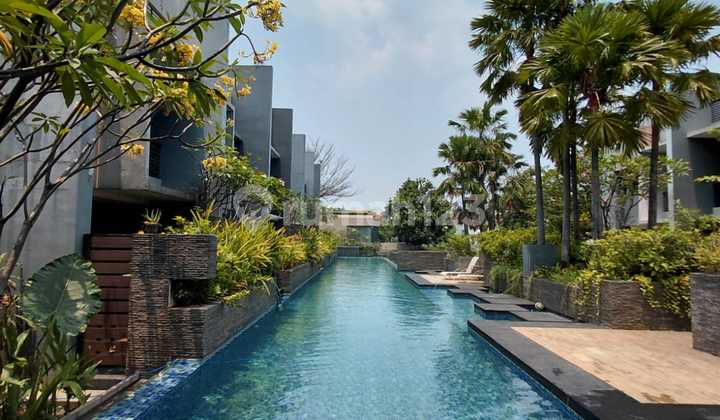 Disewakan Rumah Di Kemang Dengan Attic Room Lokasi Strategis..... 2