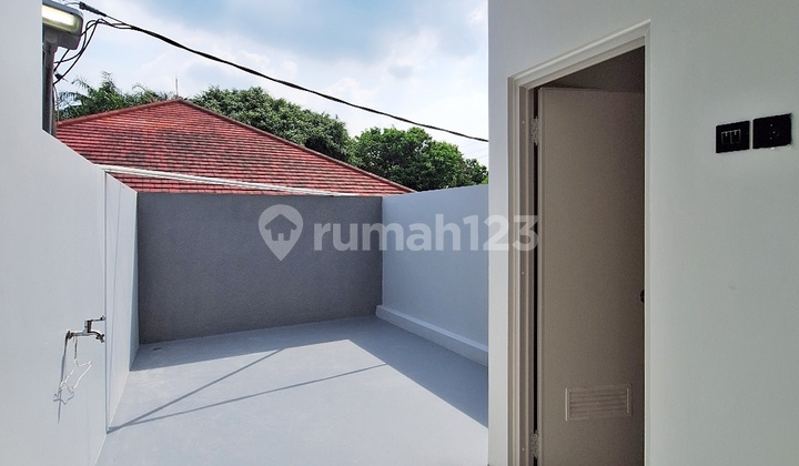 Townhouse Modern Cilandak – Corner Unit, Rooftop & Taman 2