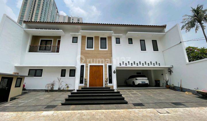 Luxury Tropical House Kemang 4 With Private Lift & Pool For Rent. 1