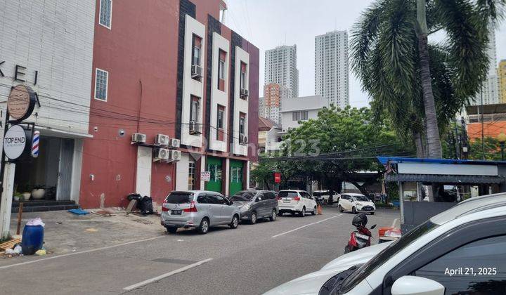 rumah posisi hoek di jalan raya - cocok untuk usaha  1