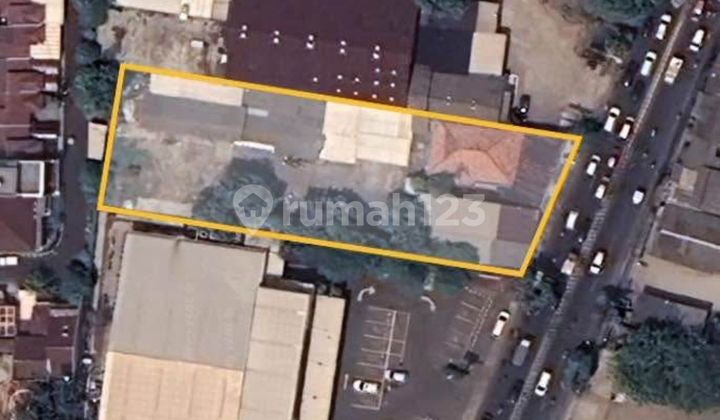 2000m2 land by the main road in a highly strategic location