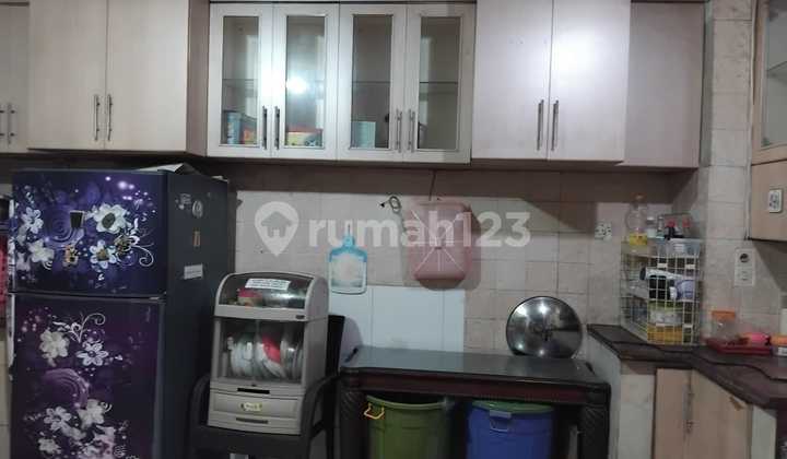 Kost For Sale In South Tanjung Duren strategic road 2