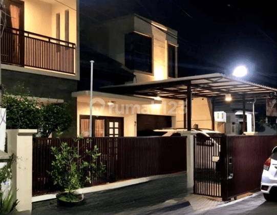 Rumah Modern Cantik Minimalis di Klampis Semolo  2