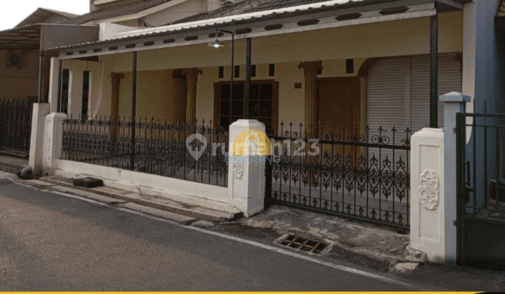 Dijual Rumah Bagus Luas di Jl. Badak, Semarang 1