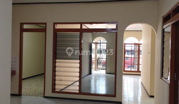 Dijual Rumah Bagus Luas di Jl. Badak, Semarang 2